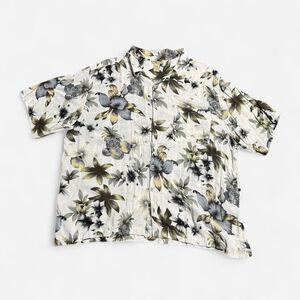Islander white and brown flower design size XXL short sleeve button up shirt